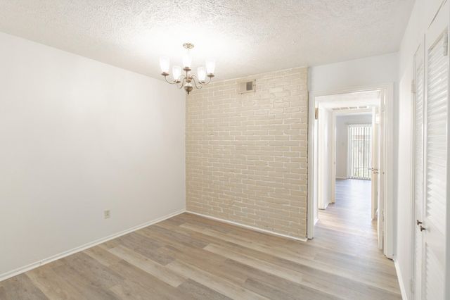 429 N Post Oak Lane 429, Houston, TX 77024