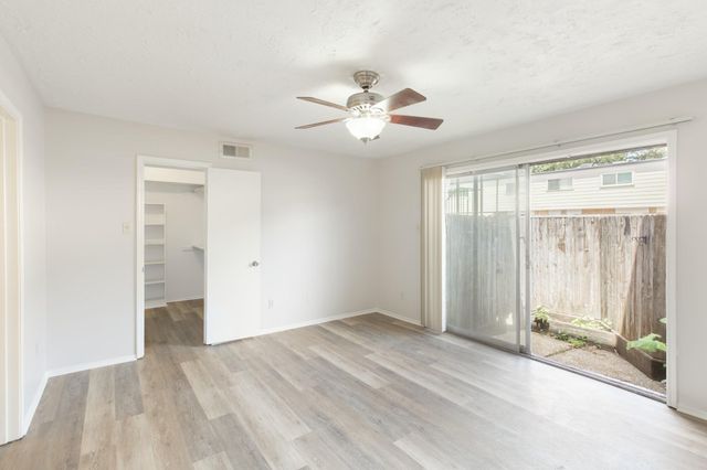 429 N Post Oak Lane 429, Houston, TX 77024