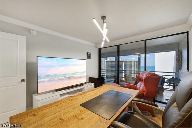 4751 Gulf Shore BLVD N PH7, Naples, FL 34103