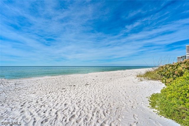 4751 Gulf Shore BLVD N PH7, Naples, FL 34103