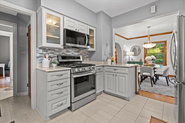 2380 N 115th STREET, Wauwatosa, WI 53226