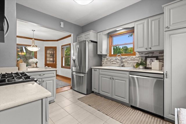 2380 N 115th STREET, Wauwatosa, WI 53226