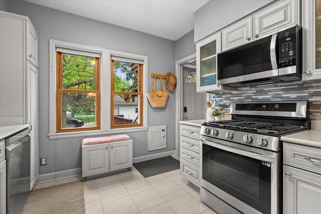 2380 N 115th STREET, Wauwatosa, WI 53226