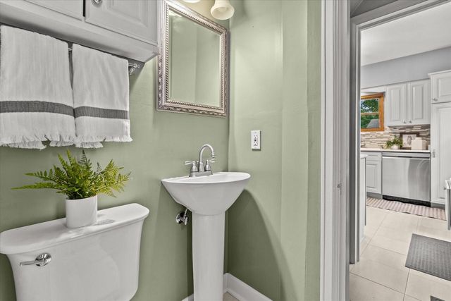 2380 N 115th STREET, Wauwatosa, WI 53226
