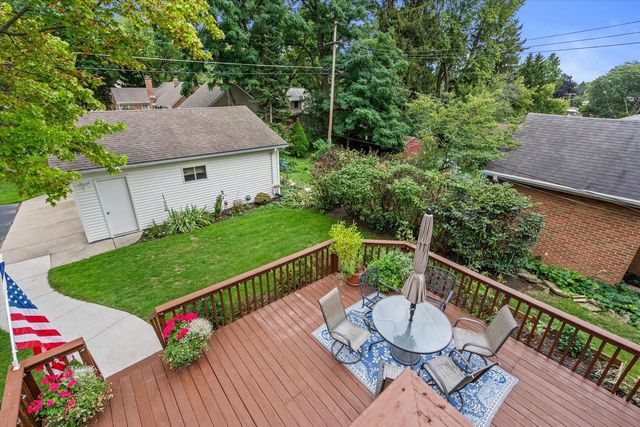 2380 N 115th STREET, Wauwatosa, WI 53226