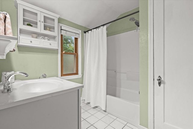 2380 N 115th STREET, Wauwatosa, WI 53226