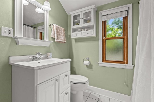 2380 N 115th STREET, Wauwatosa, WI 53226