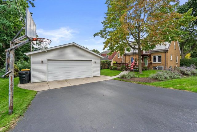 2380 N 115th STREET, Wauwatosa, WI 53226