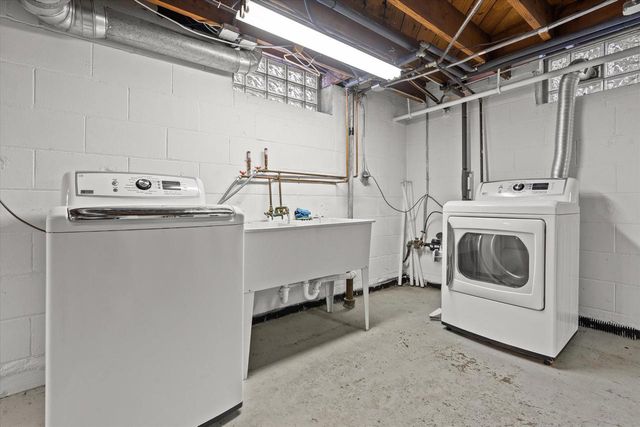 2380 N 115th STREET, Wauwatosa, WI 53226