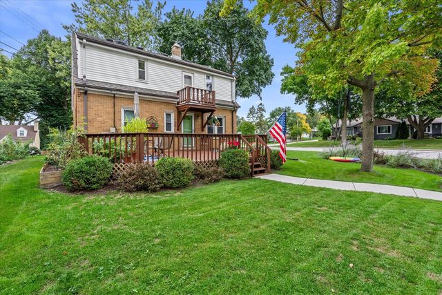 2380 N 115th STREET, Wauwatosa, WI 53226