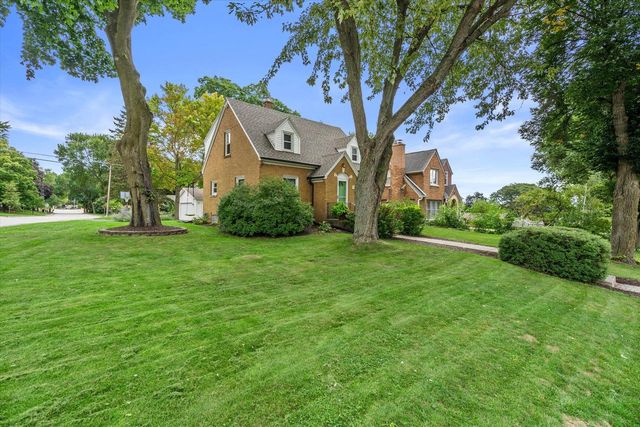 2380 N 115th STREET, Wauwatosa, WI 53226