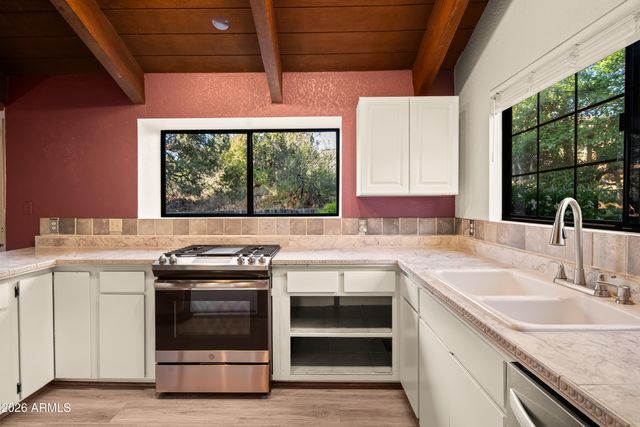 66 DOODLEBUG Road, Sedona, AZ 86336