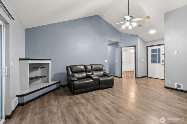 140 E Timberlake Drive, Shelton, WA 98584