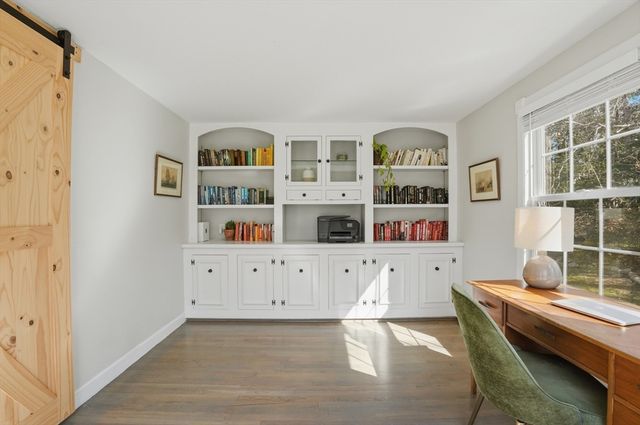 296 Meiggs Backus Rd, Sandwich, MA 02563