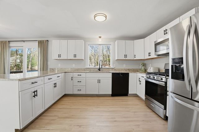 296 Meiggs Backus Rd, Sandwich, MA 02563