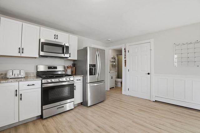 296 Meiggs Backus Rd, Sandwich, MA 02563