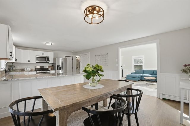 296 Meiggs Backus Rd, Sandwich, MA 02563