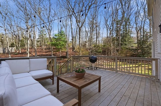 296 Meiggs Backus Rd, Sandwich, MA 02563