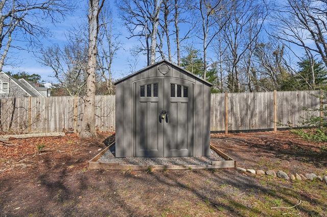 296 Meiggs Backus Rd, Sandwich, MA 02563