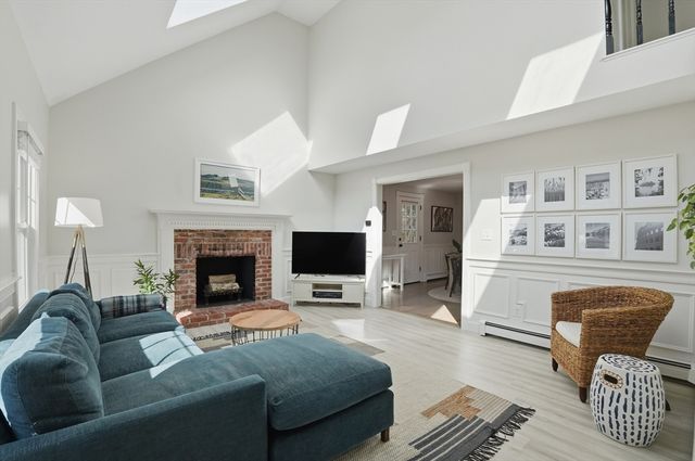 296 Meiggs Backus Rd, Sandwich, MA 02563