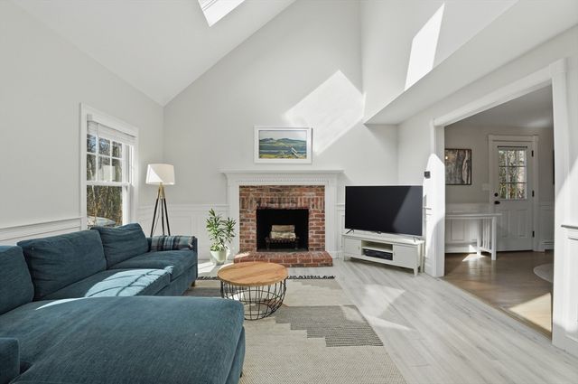 296 Meiggs Backus Rd, Sandwich, MA 02563