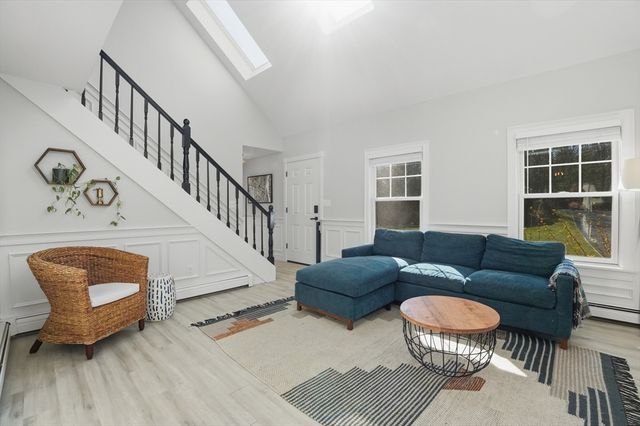 296 Meiggs Backus Rd, Sandwich, MA 02563