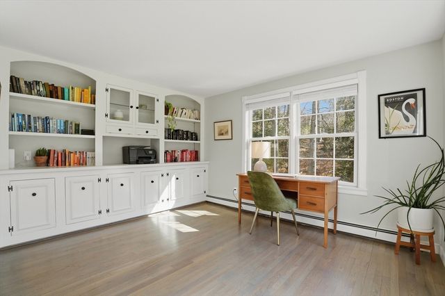 296 Meiggs Backus Rd, Sandwich, MA 02563