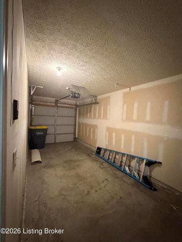 7817 Pleasure Walk Cir, Louisville, KY 40258