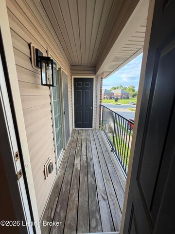 7817 Pleasure Walk Cir, Louisville, KY 40258