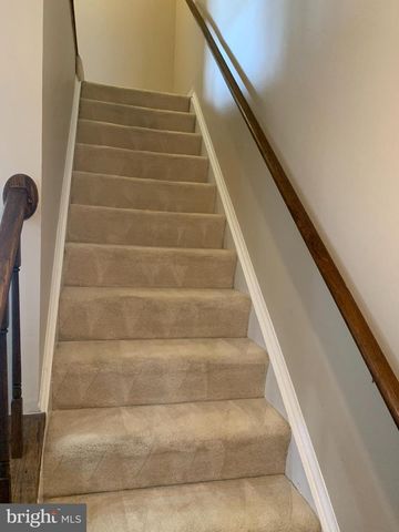 300 SEDGEMOOR SQ, Sterling, VA 20164