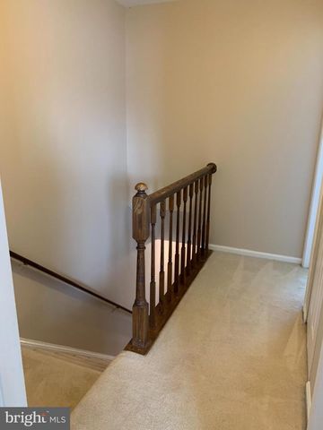 300 SEDGEMOOR SQ, Sterling, VA 20164