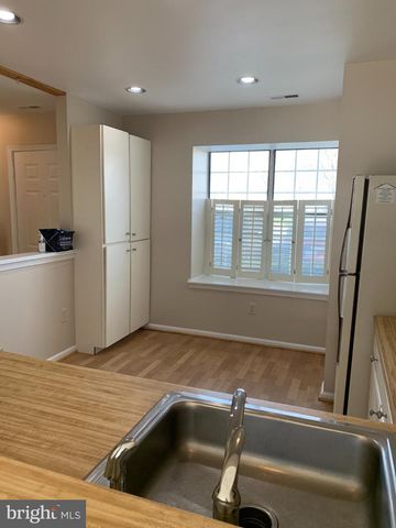 300 SEDGEMOOR SQ, Sterling, VA 20164