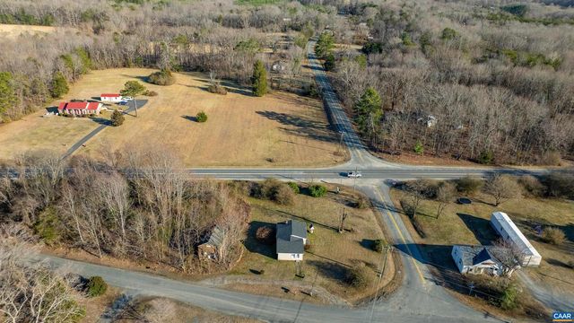 228 OLD FIFTEEN RD, New Canton, VA 23123