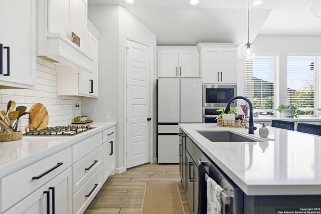 911 Swenson, San Antonio, TX 78245