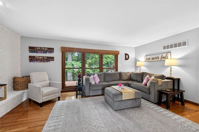 1842 Newburyport Road, Chesterfield, MO 63005