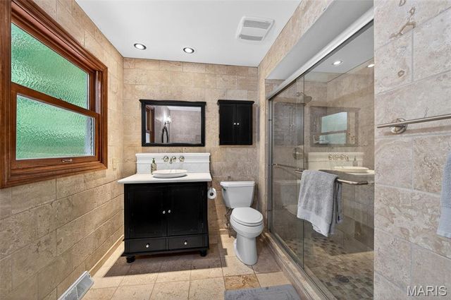 1842 Newburyport Road, Chesterfield, MO 63005