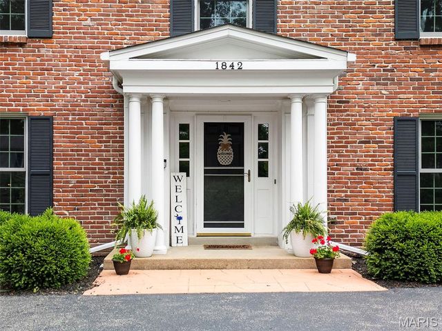 1842 Newburyport Road, Chesterfield, MO 63005