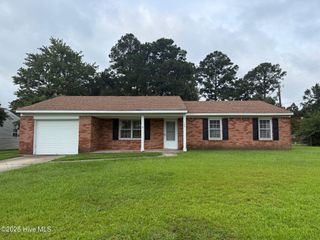 105 Royal Court, Jacksonville, NC 28546