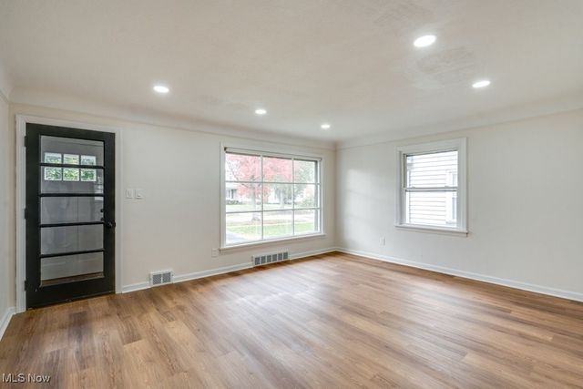 4237 Verona Road, South Euclid, OH 44121