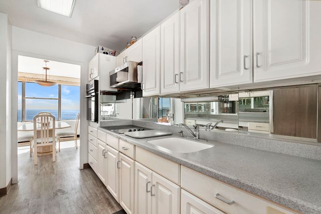 5757 N Sheridan Road 19B, Chicago, IL 60660