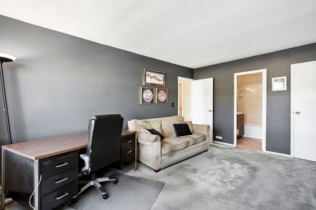 5757 N Sheridan Road 19B, Chicago, IL 60660