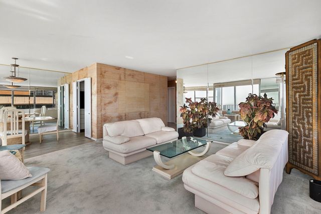 5757 N Sheridan Road 19B, Chicago, IL 60660