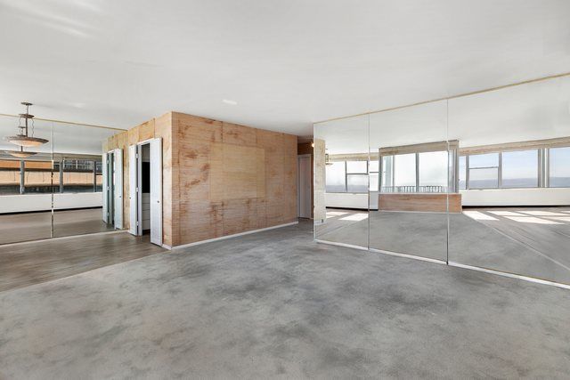 5757 N Sheridan Road 19B, Chicago, IL 60660