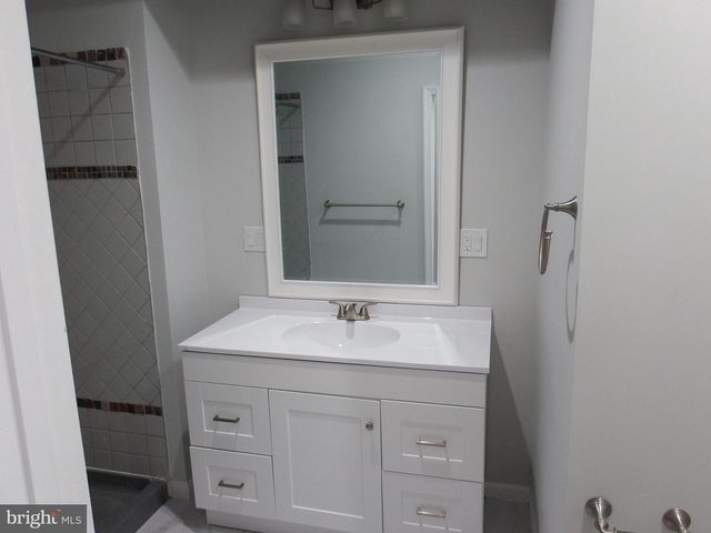 924 S ROBINSON STREET, Baltimore, MD 21224
