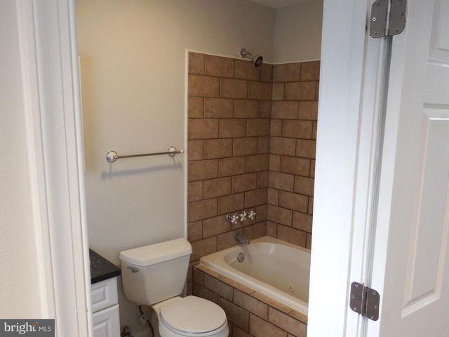 924 S ROBINSON STREET, Baltimore, MD 21224