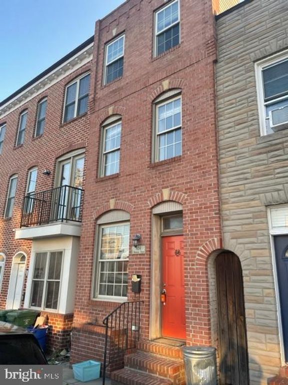 924 S ROBINSON STREET, Baltimore, MD 21224