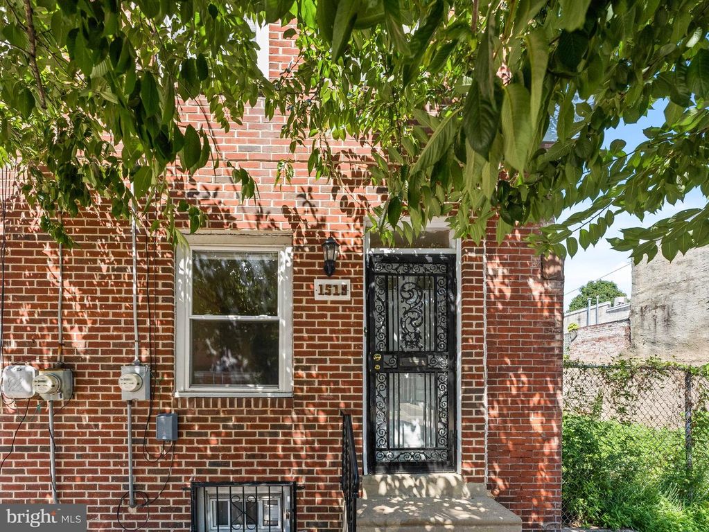 1519 W THOMPSON ST, PHILADELPHIA, PA 19121 — exterior