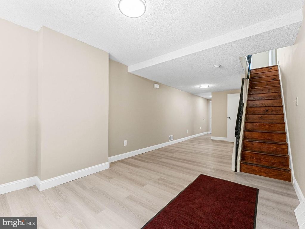 1519 W THOMPSON ST, PHILADELPHIA, PA 19121 — photo 2