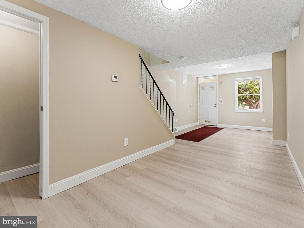 1519 W THOMPSON ST, PHILADELPHIA, PA 19121 — photo 3