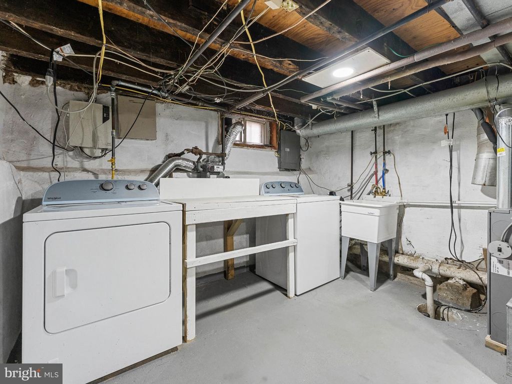 1519 W THOMPSON ST, PHILADELPHIA, PA 19121 — photo 5